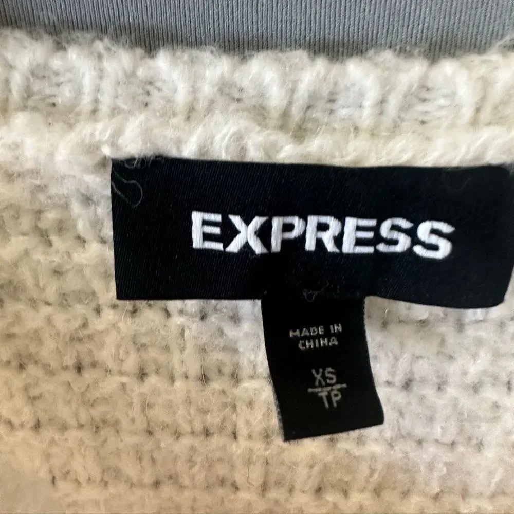 Express Cream Sweater - Picture 4 of 5